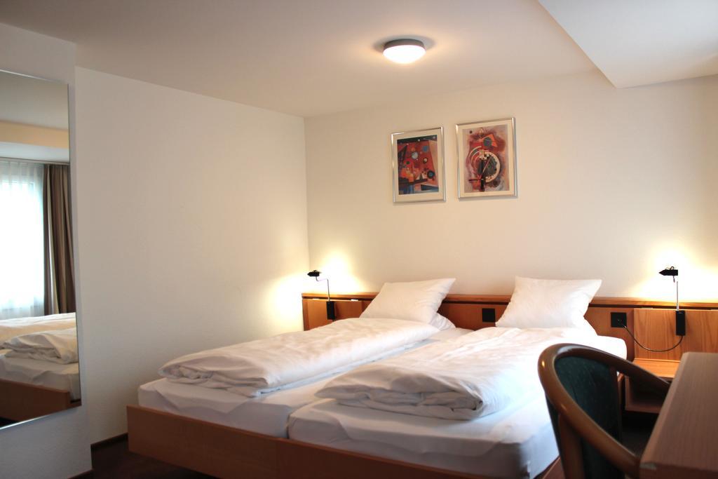 Hotel Freihof Unterägeri Zimmer foto