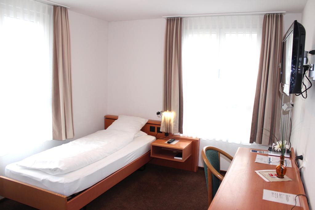 Hotel Freihof Unterägeri Zimmer foto
